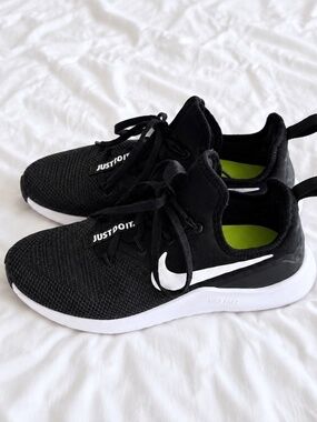 Nike TR Free 8 Black Running Shoes – Women’s Size 7